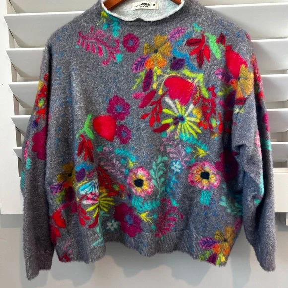 NATURAL LIFE cashmere-like fuzzy colorful floral pullover sweater size medium - Picture 2 of 8
